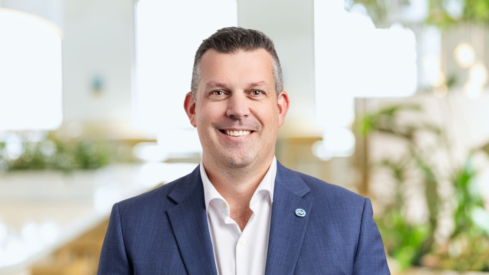 Web_Wide-Phil Brezzo_Segment Director_Transport and  Infrastructure_ISS Pacific CLT