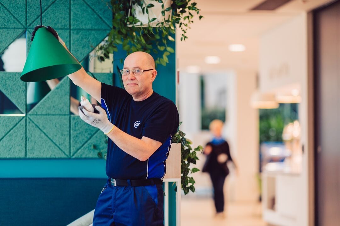 Web_Desktop-FI_2017_Outotec_Facility Management_02